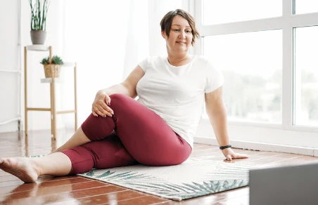 Woman in a 21 day movement challenge